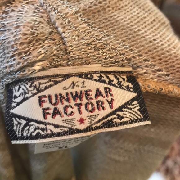Funwear factory sweater - Picture 3 of 3